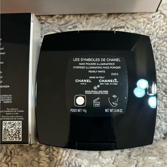Les Symboles De Chanel Les Perles Oversized Illuminating Powder Pearly White LE - Picture 12 of 15